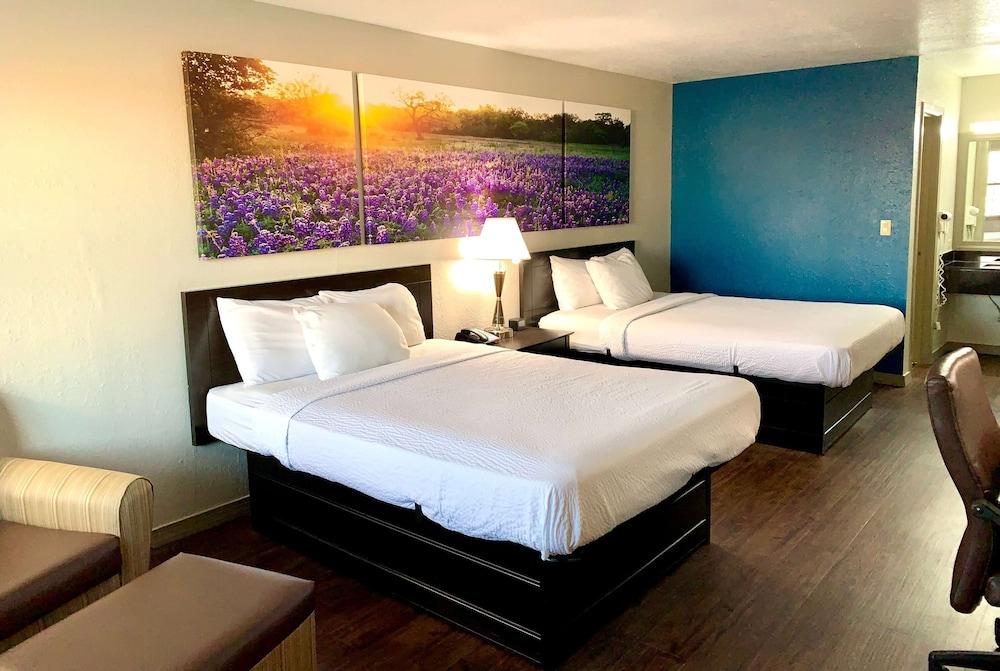 Days Inn & Suites By Wyndham - Canton First Monday Trade Days Dış mekan fotoğraf