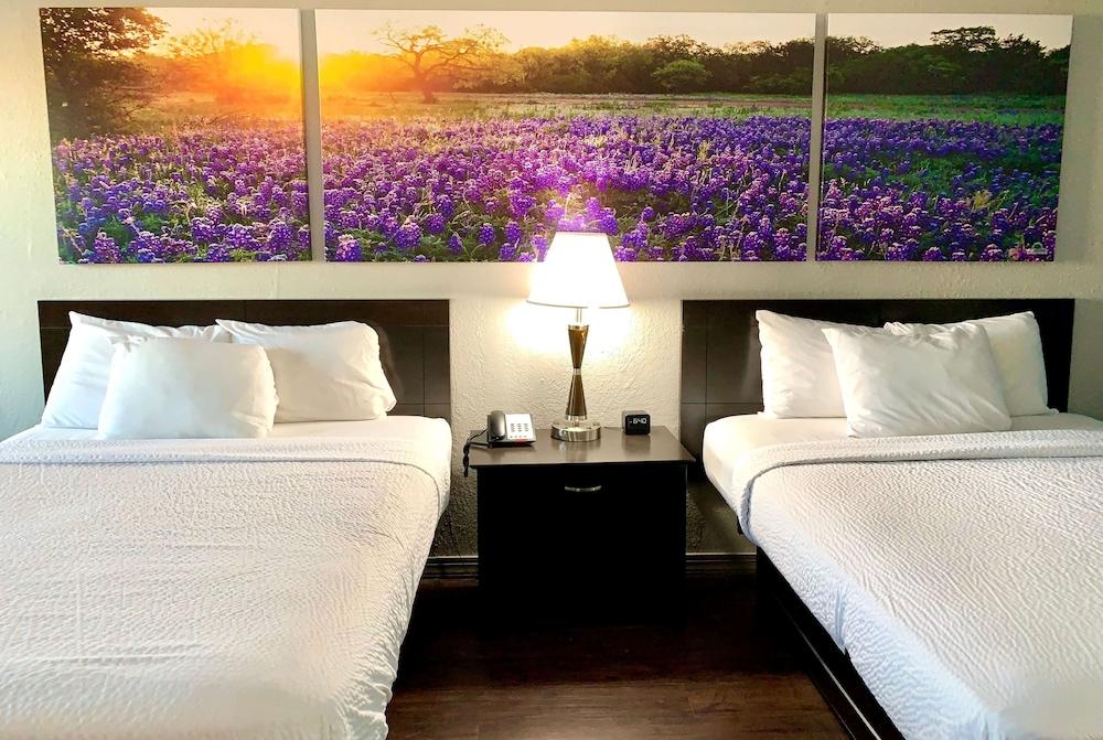 Days Inn & Suites By Wyndham - Canton First Monday Trade Days Dış mekan fotoğraf