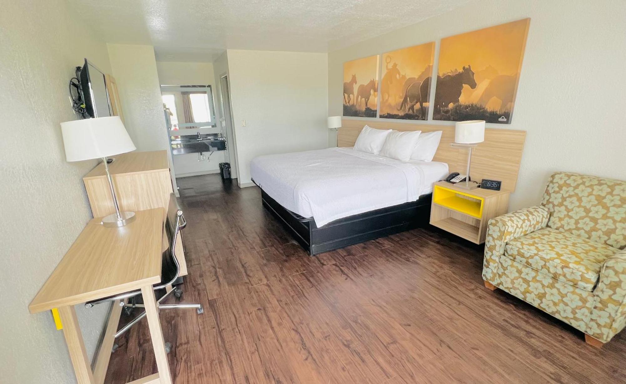 Days Inn & Suites By Wyndham - Canton First Monday Trade Days Dış mekan fotoğraf